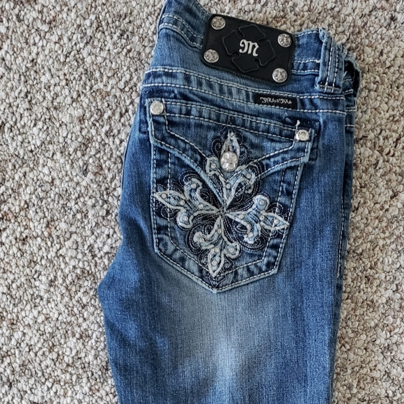 Miss Me Capris - Picture 3 of 3